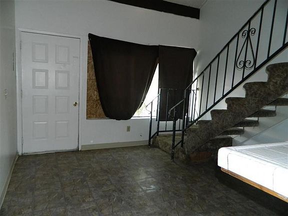 3rd image of 816 Illinois Ave APT 9