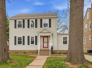 160 S Hill St, Dubuque, IA 52003