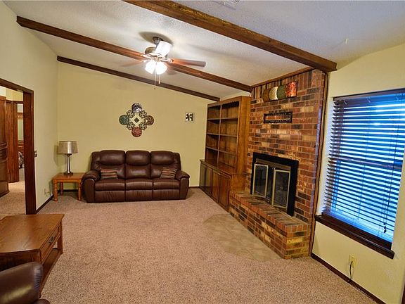 2nd image of 202 Sycamore Ave