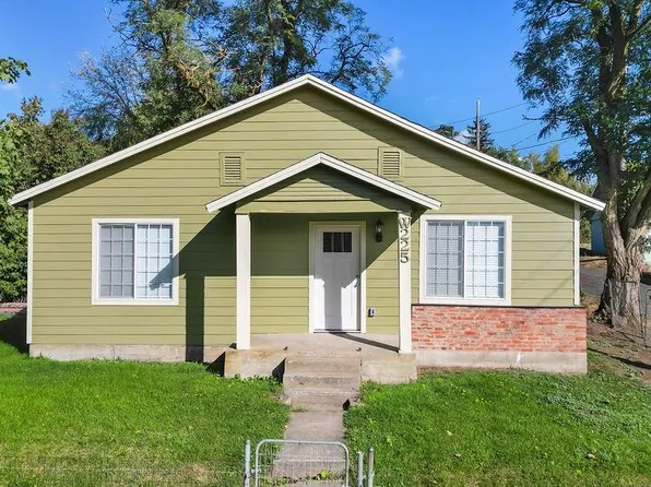 231 W Poplar St, Tekoa, WA 99033