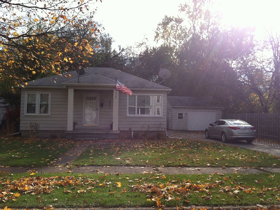 2nd image of 1004 Oak St