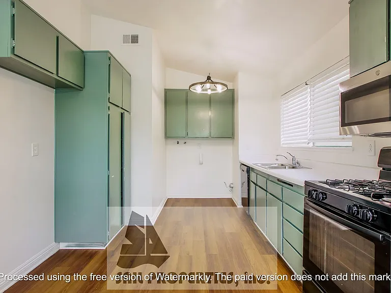 8461 Lomond Dr — Photo 7