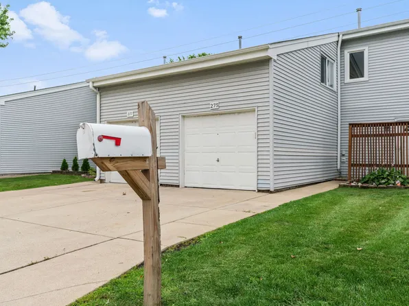 275 E Alpine Dr, Glendale Heights, IL 60139