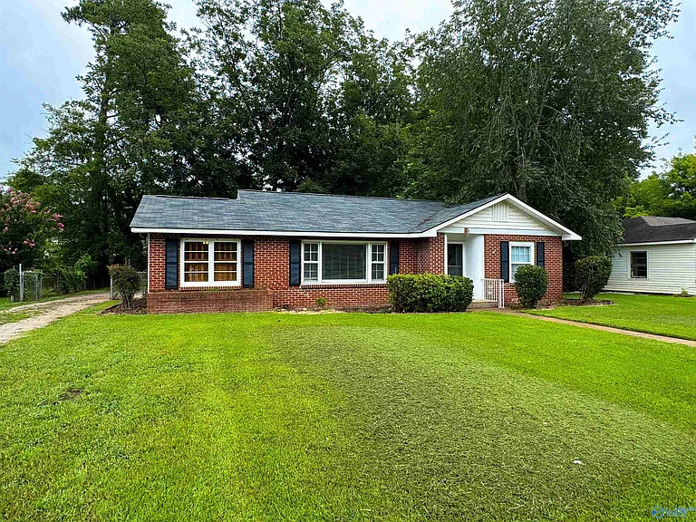 1530 Somerville Rd SE — Photo 3