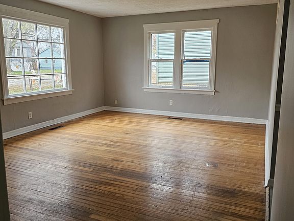5th image of 2950 New York St