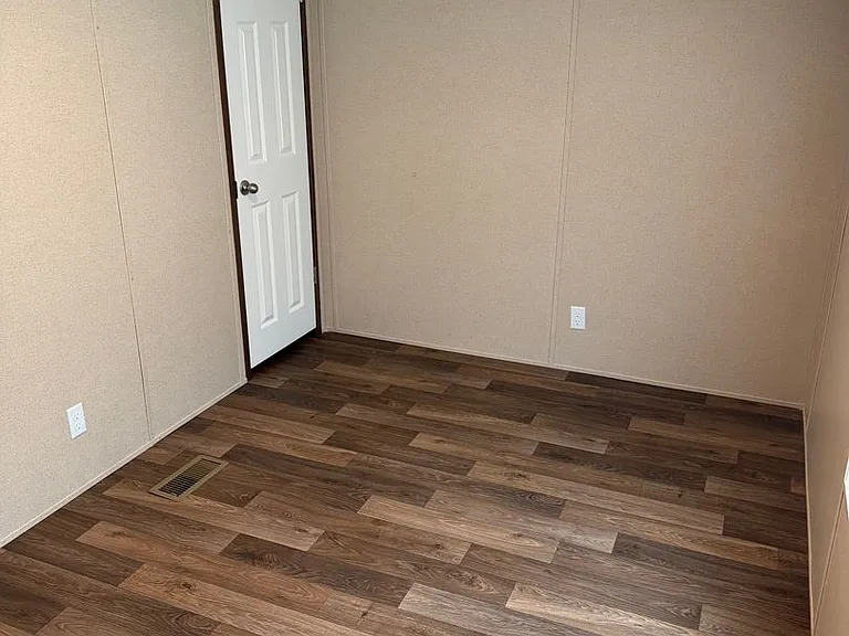 811 Bluebird Rd — Photo 14