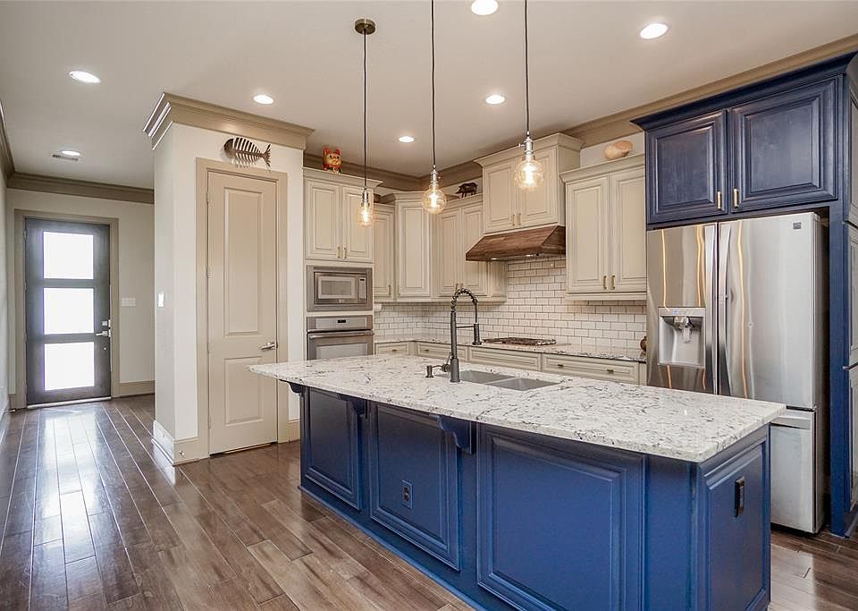 1st image of 11103 Sherwood Oak Ln