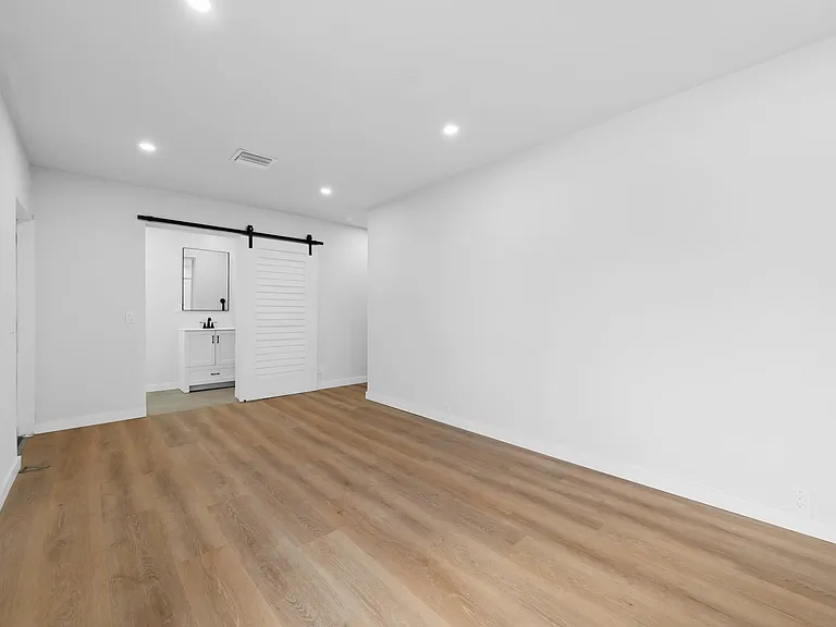 2808 Middle River Dr #2 — Photo 23