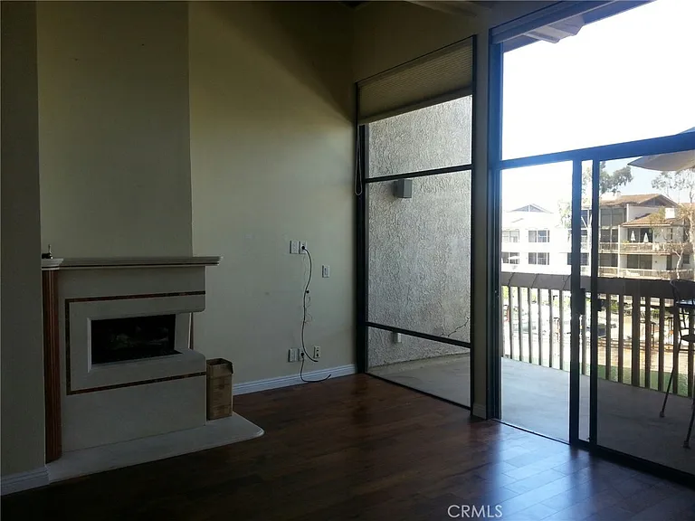 8331 Marina Pacifica Dr N — Photo 4
