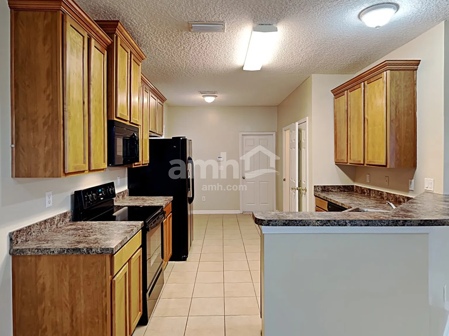 3 bed, 2.0 bath, 1724 sqft, $2,280 — Photo 4