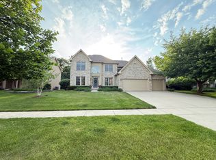 755 Wedgewood Dr, Crystal Lake, IL 60014