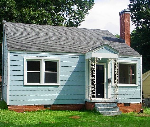 Front view of home.