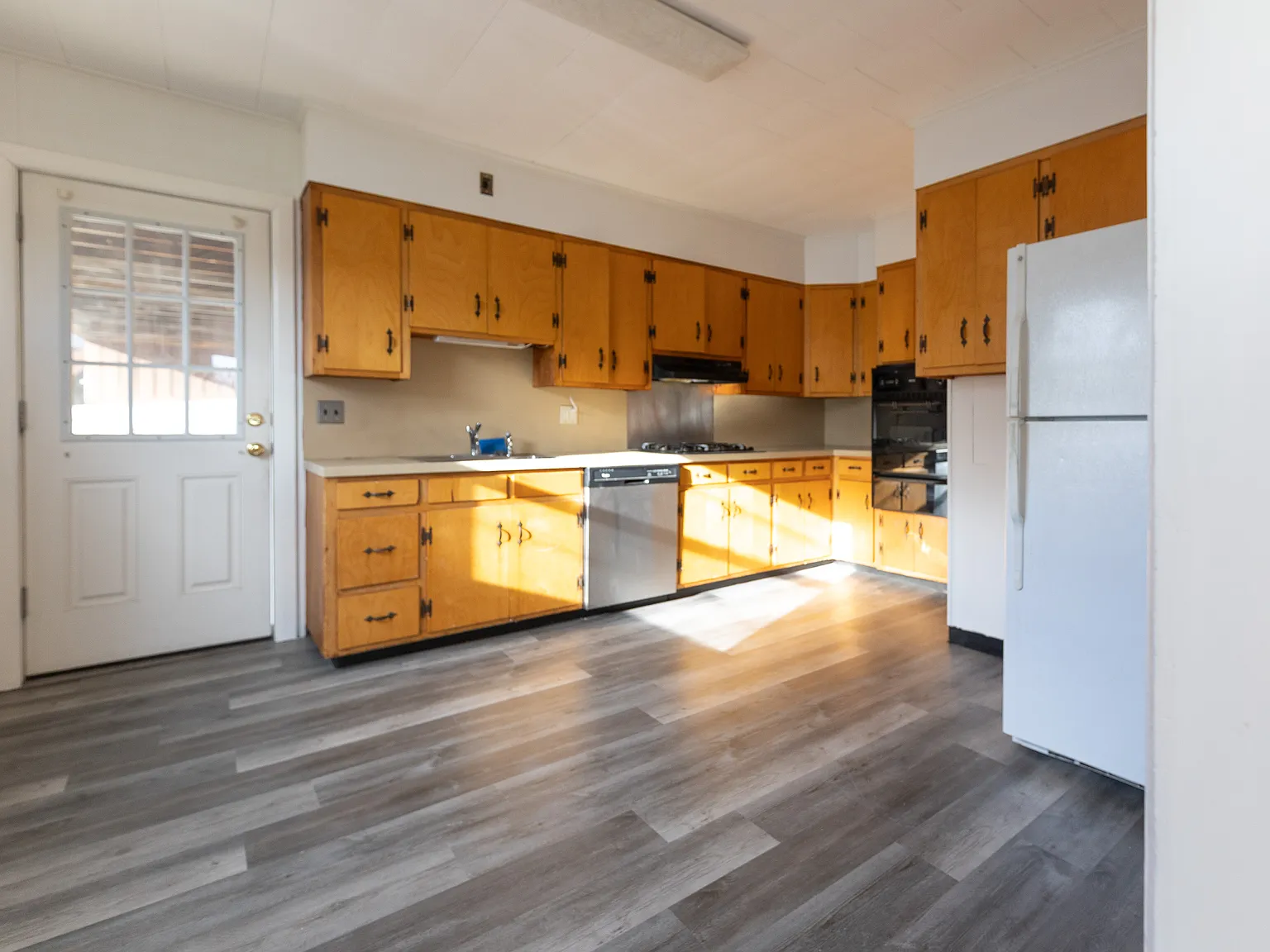 2 bed, 1000 sqft, $2,250 — Photo 3