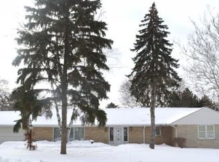 149 Arrowhead Dr, Green Bay, WI 54301