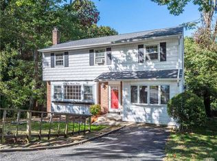 3 Walnut Pl, Huntington, NY 11743