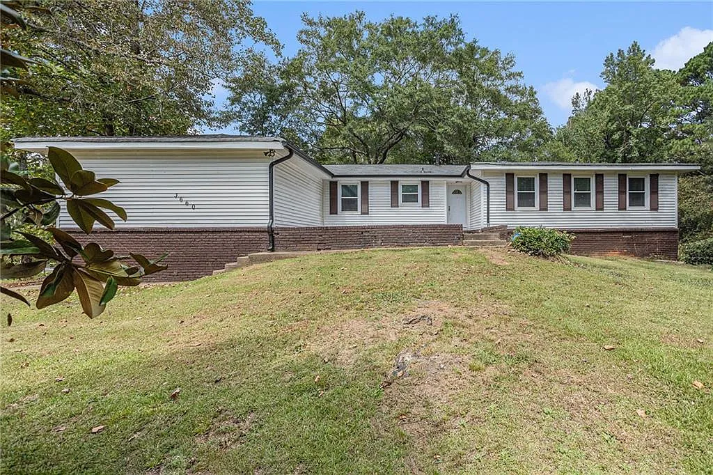 3 bed, 2.0 bath, 1706 sqft, $1,850 — Photo 1