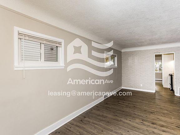 1064278_004_living_room_14137619.jpg