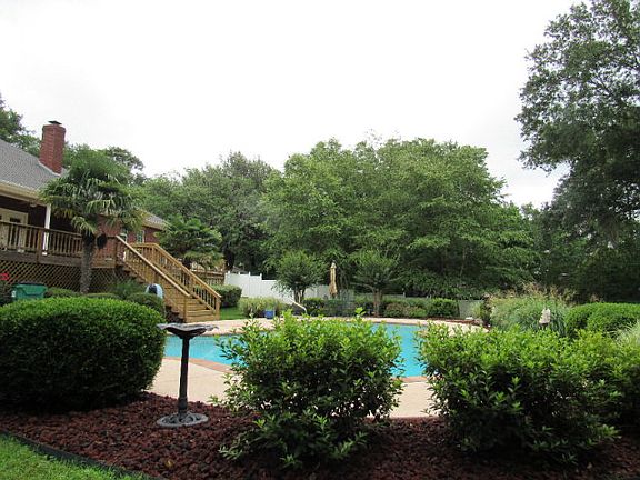 3rd image of 121 Trail Hollow Ln