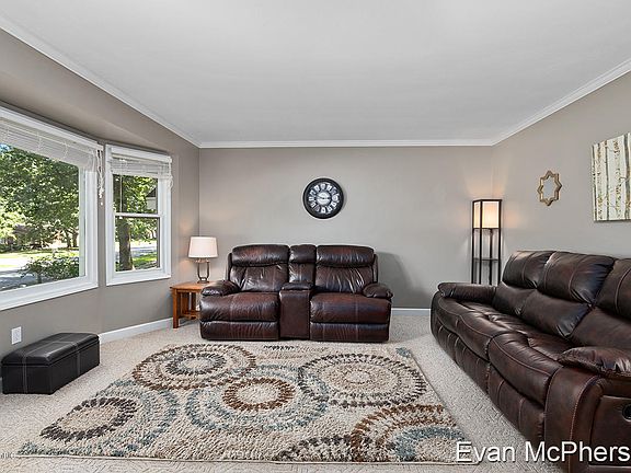 4th image of 2433 Glenvalley Ave NW