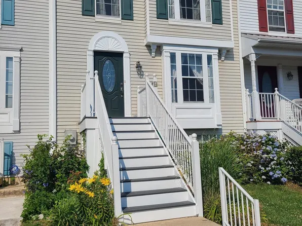 4 N Merriment Dr, Newark, DE 19702