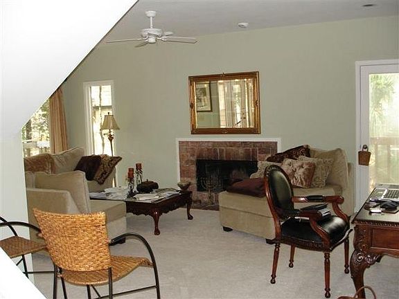 4th image of 10 Flamingo St