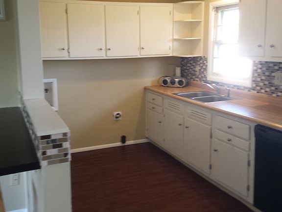 5th image of 532 Clyde Pl