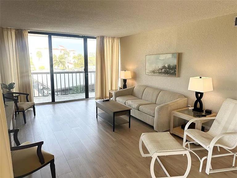 400 Island Way #206 — Photo 16