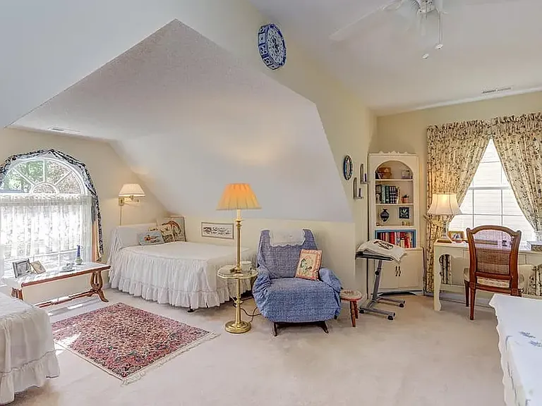 205 Windhover Dr — Photo 19