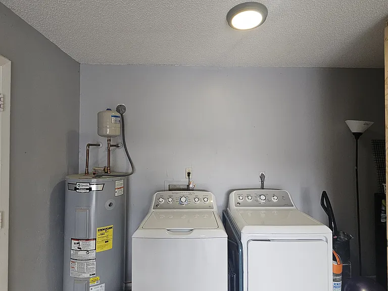 2049 SW McAllister Ln — Photo 14