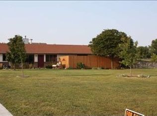 2010 Kickapoo Rd, Winfield, KS 67156