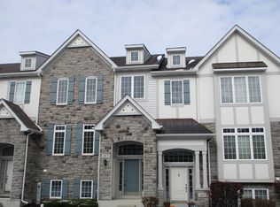 185 Sype Dr, Carol Stream, IL 60188