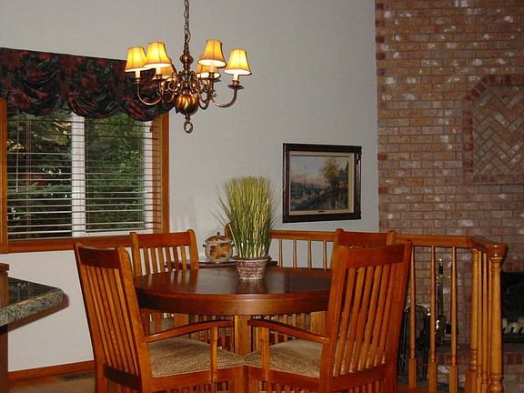 Kitchen Eating Area
