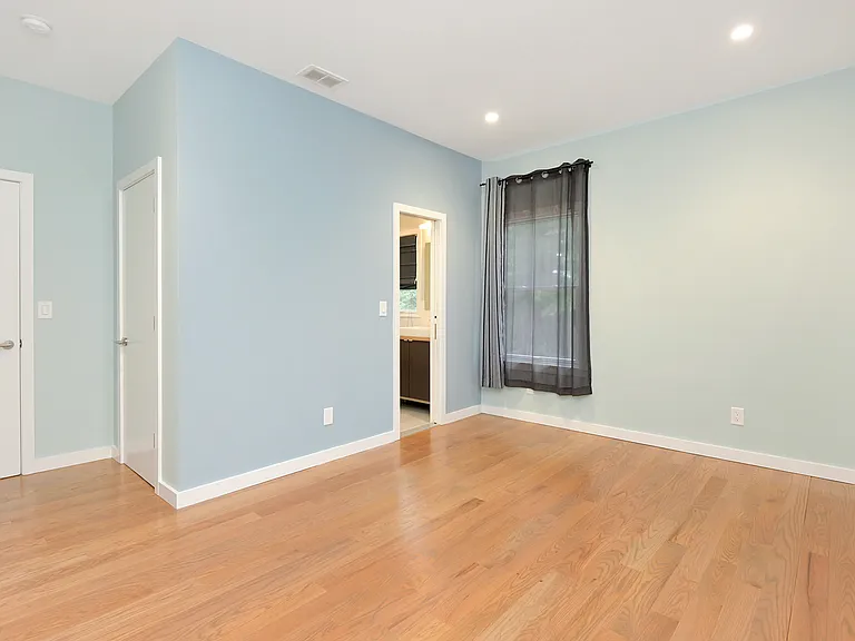 160 Sycamore Rd — Photo 38