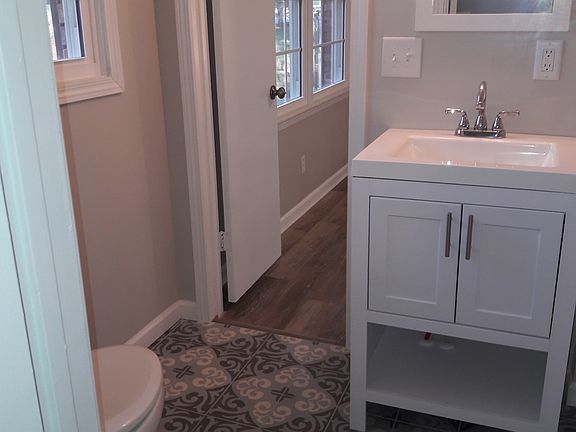 Renovated JackNJill Bathroom