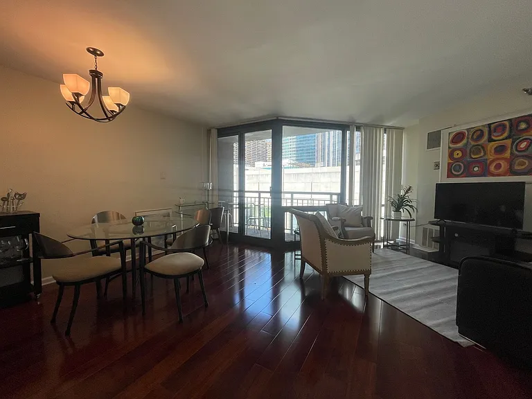 480 N McClurg Ct #912 — Photo 4