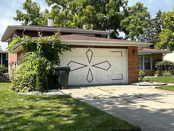3rd image of 15632 E End Ave