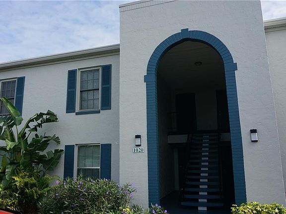 3rd image of 1020 Plantation Dr APT B1