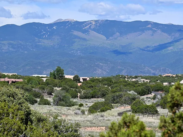 4 Calle Ventoso W, Santa Fe, NM 87506