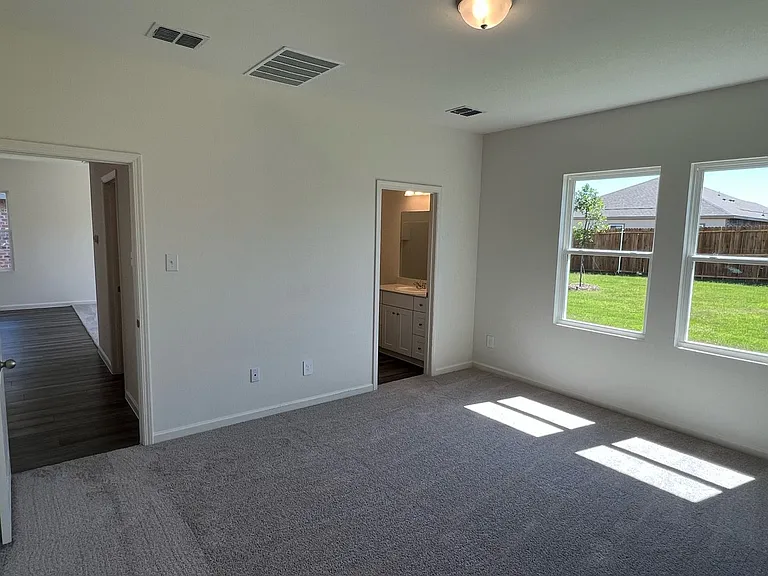 752 Richmond Dr — Photo 15