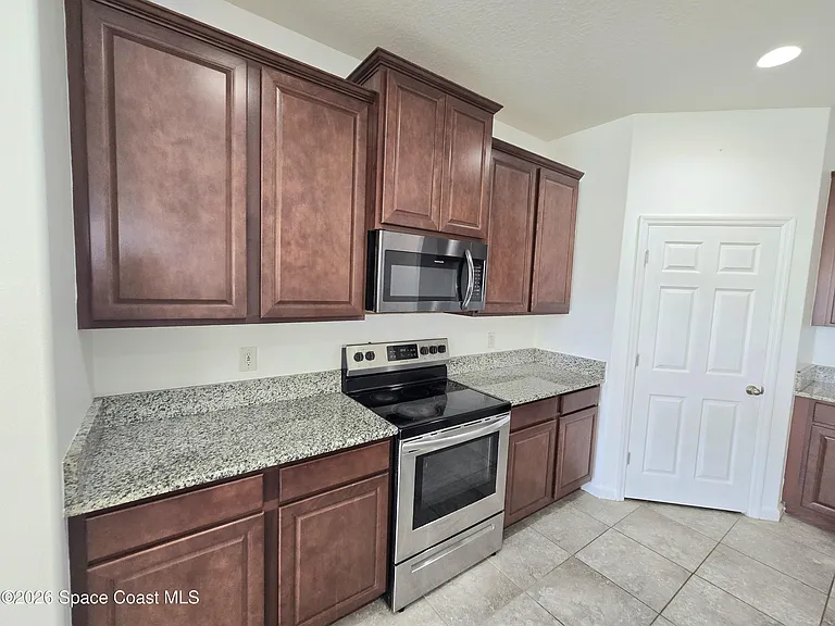 1723 Musgrass Cir — Photo 5