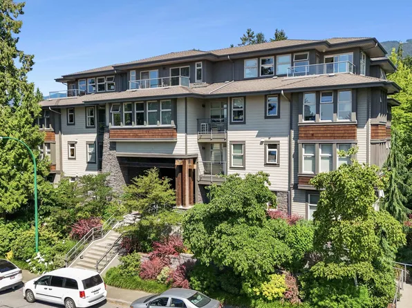 188 W 29th St #208, North Vancouver, BC V7N 0A2