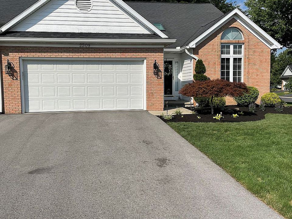 1st image of 2209 Bonnie Ln #9