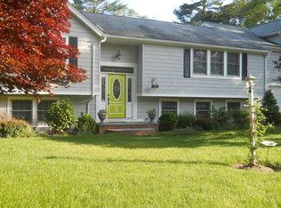 39 Donna Dr, Hanover, MA 02339