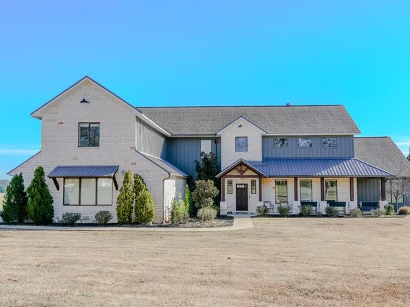 1677 Oak St, Texarkana, TX 75501