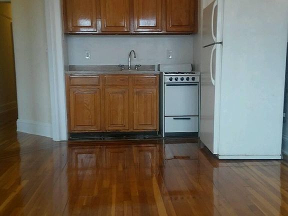 3rd image of 9425 210th St #1