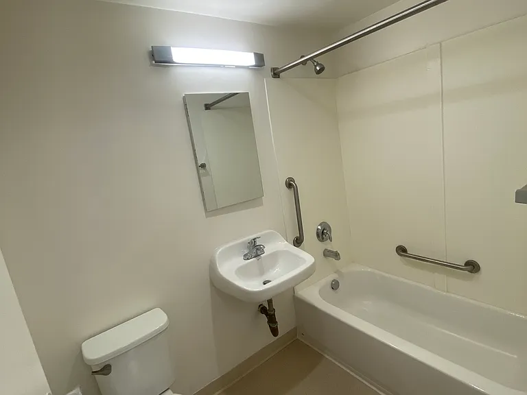 Luther Tower Apartments — Photo 12