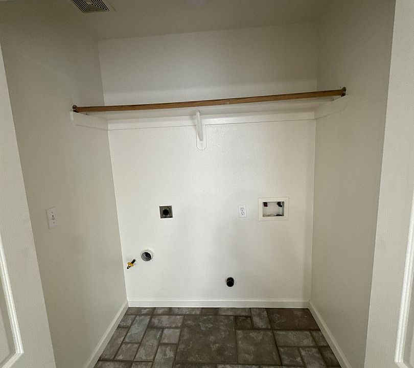 Building Photo 5