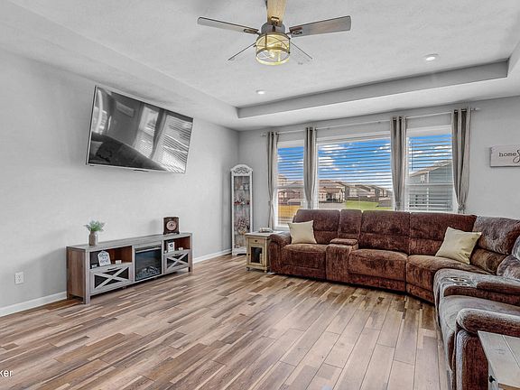 5th image of 125 Bridlewood Dr