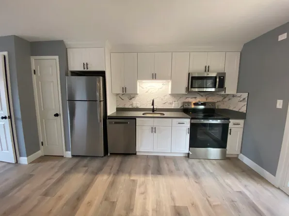 74 Washington Rd APT 13, Woodbury, CT 06798