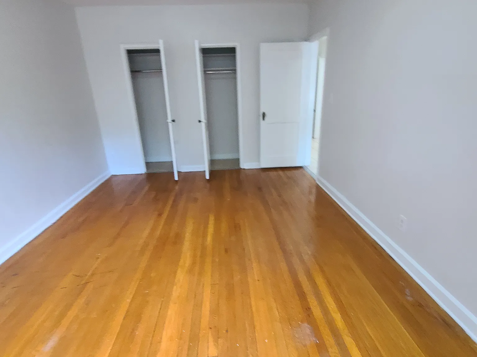 2 bed, 1000 sqft, $3,000 — Photo 2